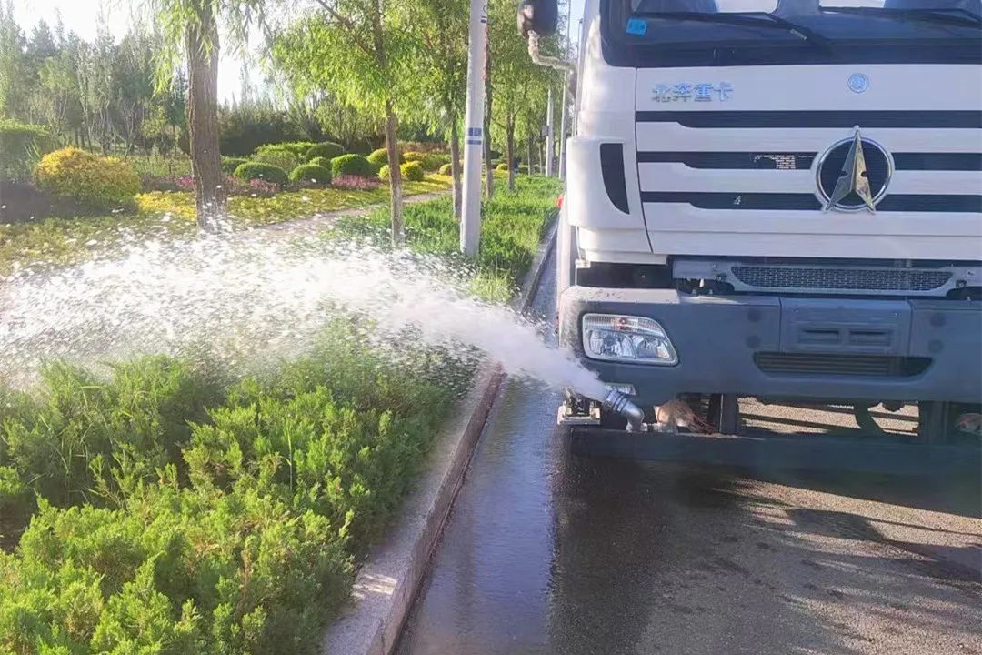 立秋时节绿化养护浇水